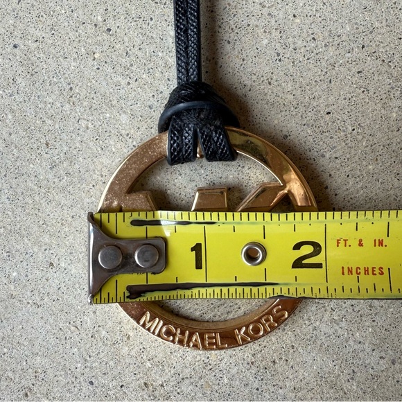 Michael Kors gold and black leather hang tag - Picture 3 of 6